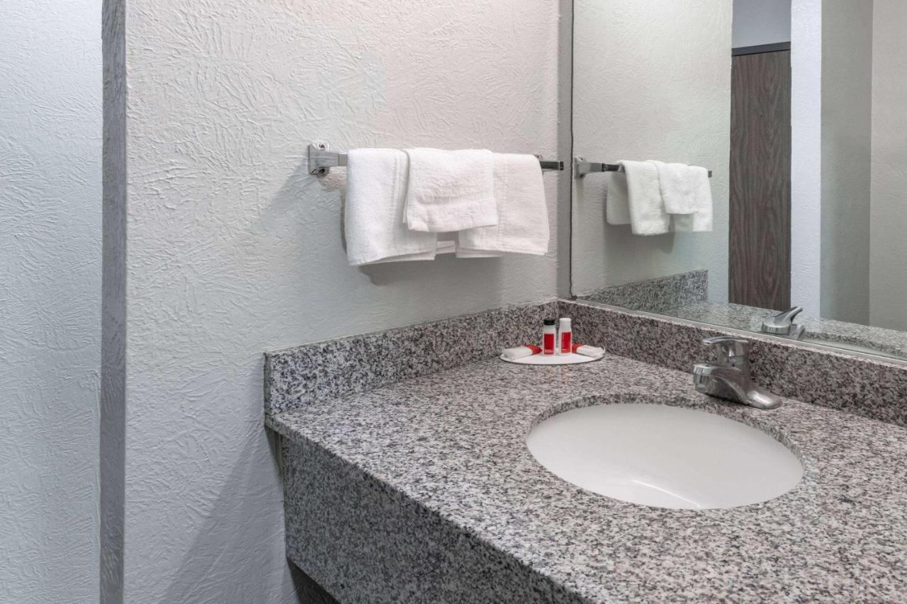 Super 8 By Wyndham Amarillo Central Tx Εξωτερικό φωτογραφία